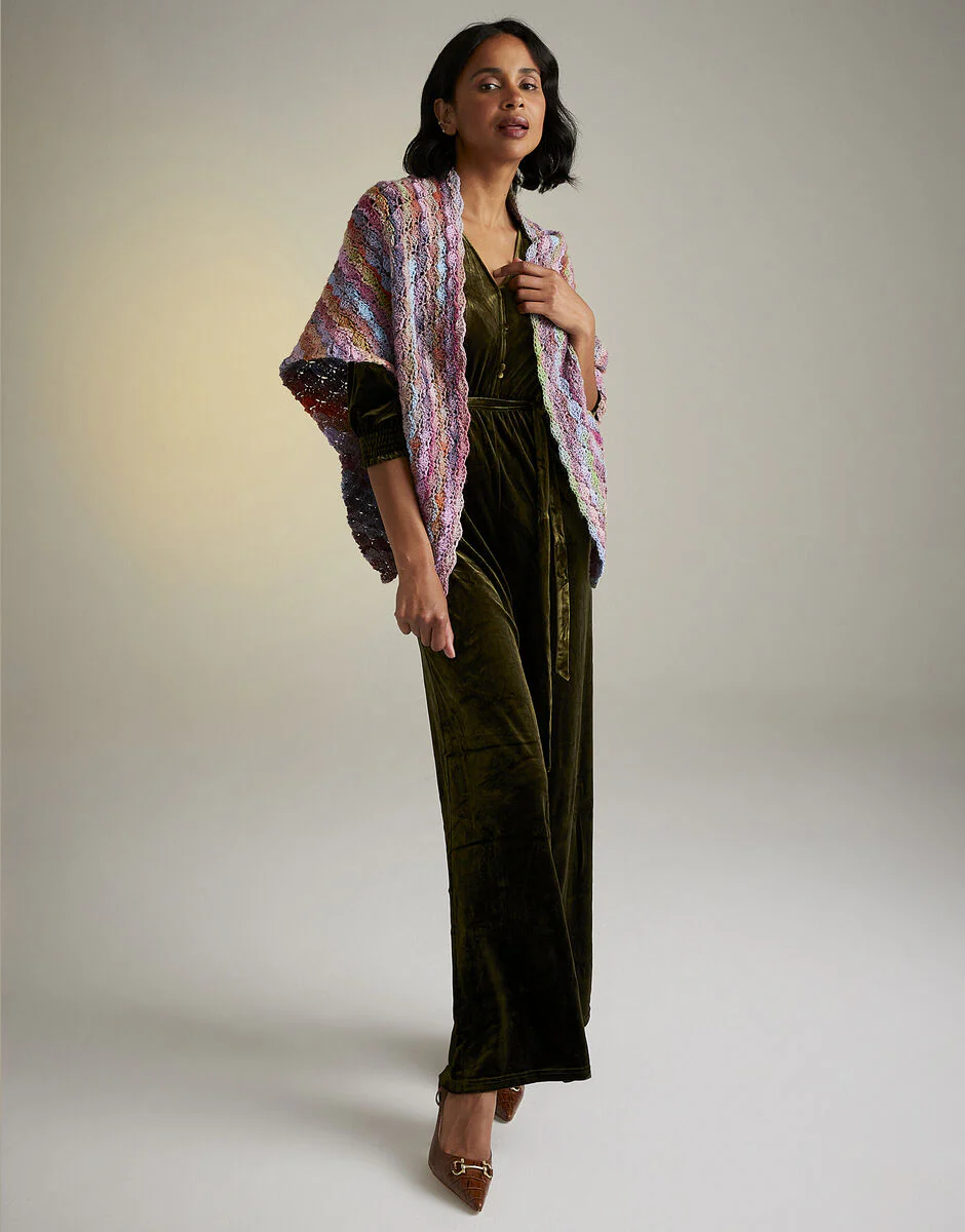 Best in Show Shawl in Jewelspun - Sirdar 10722 - Image 5