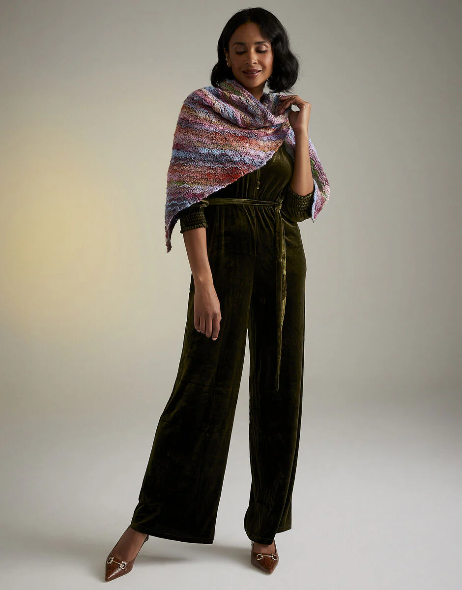Best in Show Shawl in Jewelspun - Sirdar 10722 - Image 6
